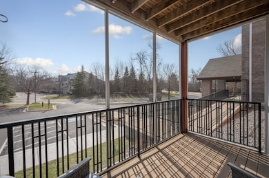 eNEnjoy your morning coffee with the sunrises in the easterly facing screened porch