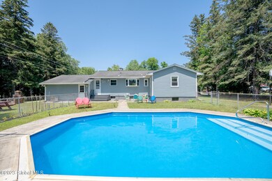 31 Meadow Dr, Troy, NY 12180 - photo 4