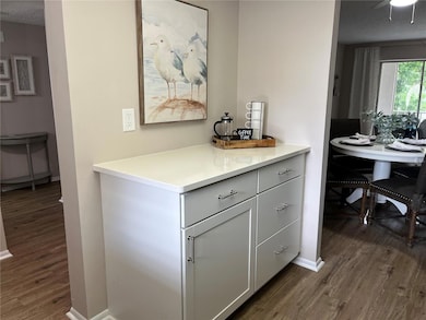 3600 Lake Bayshore Dr unit 221, Bradenton, FL 34205 - photo 4