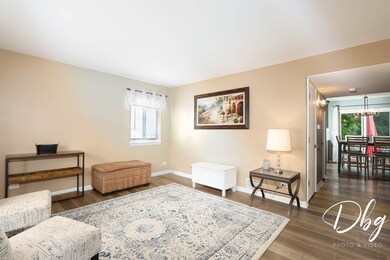 361 E Camden Ln, Round Lake Beach, IL 60073 - photo 2