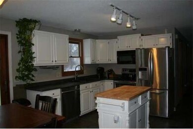 108 Ludlow Rd, Chicopee, MA 01020 - photo 3