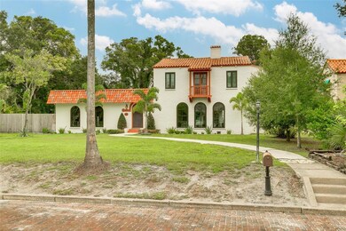 Entry Foyer looking into Living/Parlor Room
