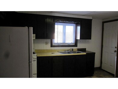 12 Varnum Ave, Bristol, RI 02809 - photo 3