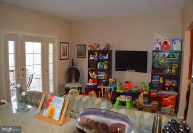 3100 Sutherland Hill Ct, Fairfax, VA 22031 - photo 6