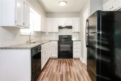 206 N Huntsman Blvd, Raymore, MO 64083 - photo 4