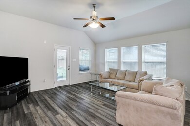 5186 Dry Hollow Dr, Alvin, TX 77511 - photo 4