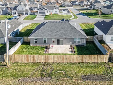 932 Cottonwood Terrace, Tonganoxie, KS 66086 - photo 4