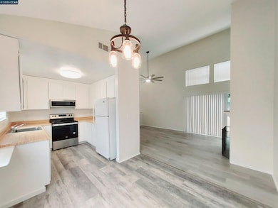 3712 Willow Pass Rd unit 32, Concord, CA 94519 - photo 7