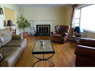 56 Long Meadow Rd, Riverside, CT 06878 - photo 2