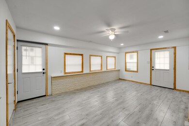 204 Cedarview Dr, Palestine, TX 75803 - photo 5