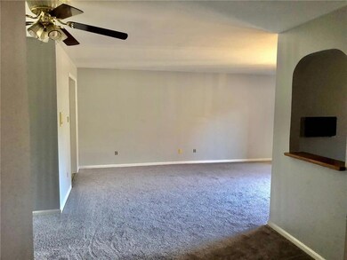 4501 N Hedgerow Dr unit 6, Allentown, PA 18103 - photo 4