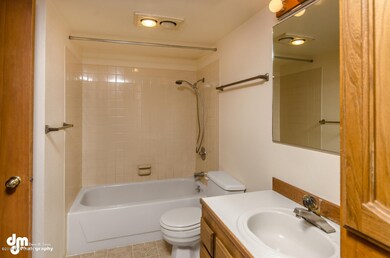 9625 Independence Dr Anchorage-large-004