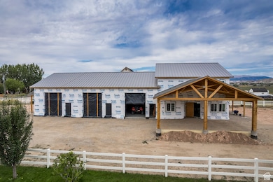 297 E 1500 N, Vernal, UT 84078 - photo 2