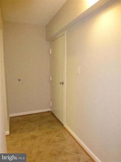 2239 Castle Rock Square unit 1B, Reston, VA 20191 - photo 4