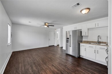64 Burbank St unit A, Houston, TX 77076 - photo 3