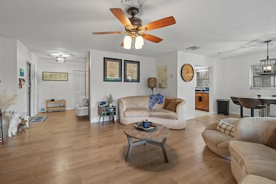 404 Pine Tree Ct unit 6, Lake Worth, FL 33462 - photo 2