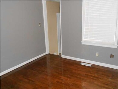 Entryway to the master bath.