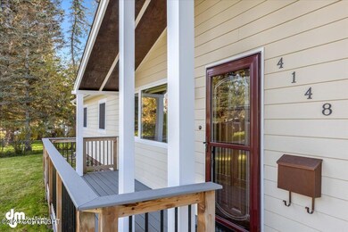 04-Front Exterior_Porch_IMG_1206_SSW