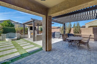 2744 E Gillcrest Rd-47