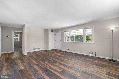 606 S Hammonds Ferry Rd, Linthicum Heights, MD 21090 - photo 3