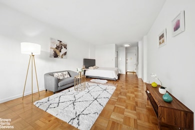 The Eastmore unit 1U, New York, NY 10021 - photo 4