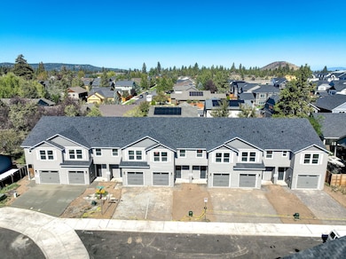 20487 SE Bard Ct unit 11, Bend, OR 97702 - photo 6