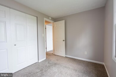 8172 Hazy Dawn Ct, Pasadena, MD 21122 - photo 2