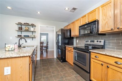 2121 Ballingarry Dr, Statesville, NC 28625 - photo 6