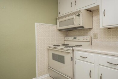 6721 Melrose Ln, Shawnee, KS 66203 - photo 4