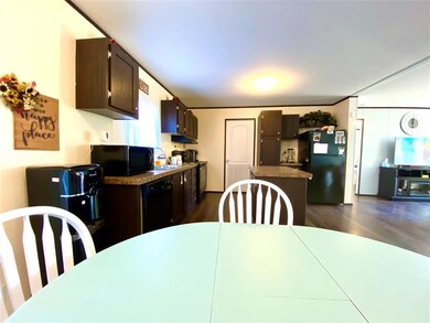 810 Pecos River Dr, Granbury, TX 76048 - photo 7