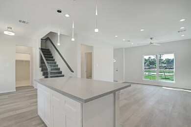 8119 James Franklin St, Houston, TX 77088 - photo 4