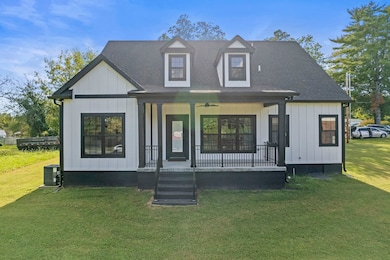 106 5th Ave N, Decherd, TN 37324 - photo 5