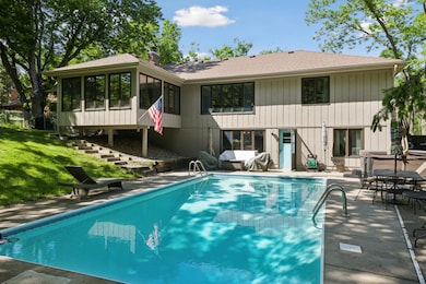 16201 Hillcrest Ln, Eden Prairie, MN 55346 - photo 3