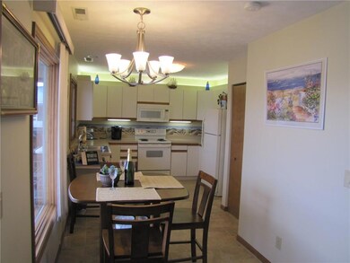 Dining/Kitchen