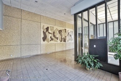 Elmwood Park Condominium II unit 2BB, Staten Island, NY 10314 - photo 4