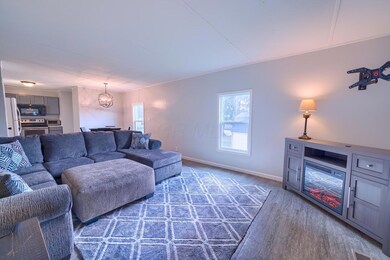 197 Villa Dr, Circleville, OH 43113 - photo 2