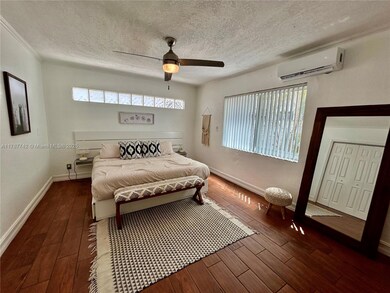 316 Walnut St unit 1, Hollywood, FL 33019 - photo 2