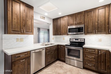 10864 W Santa fe Dr, Sun City, AZ 85351 - photo 3