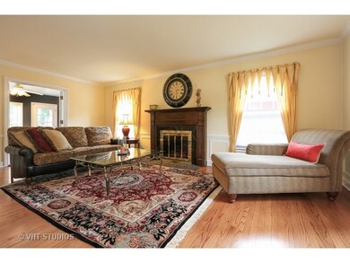 298 E Church St, Elmhurst, IL 60126 - photo 2