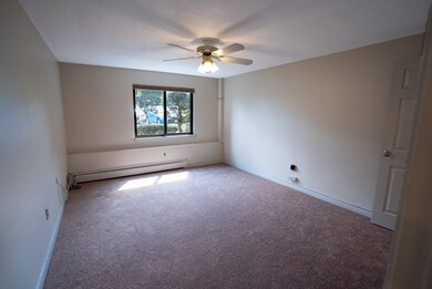 6 Hallmark Gardens unit 4, Burlington, MA 01803 - photo 5