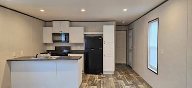 2128 S Riverside Dr unit 45N, Iowa City, IA 52246 - photo 3