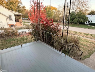 905 E Jefferson Ave, Fairfield, IA 52556 - photo 3