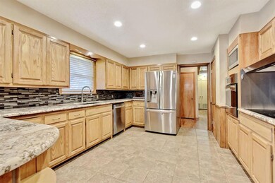 919 Dodson St, Gainesville, TX 76240 - photo 6