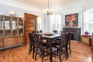 The Dining Room provides both drop lighting and na