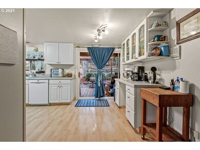 3236 Pacific Way, Longview, WA 98632 - photo 4