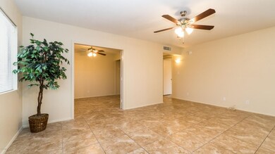 2622 E Orange-6