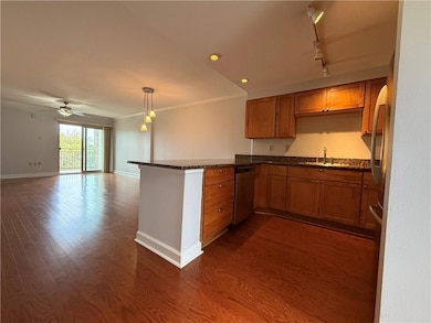 3915 St Charles Ave unit 604, New Orleans, LA 70115 - photo 2