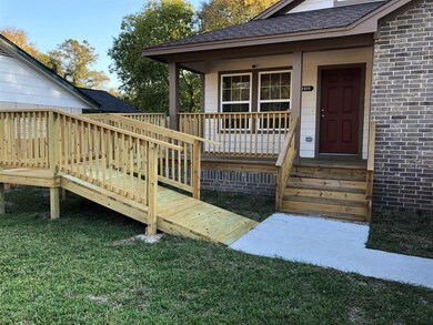 2011 Aldsworth Dr, Houston, TX 77088 - photo 3