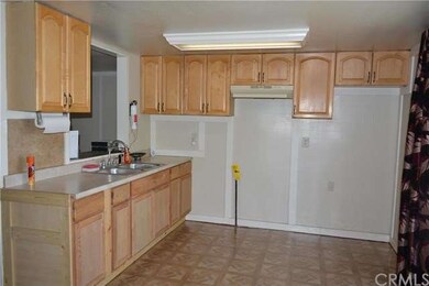 13720 Rodeo Dr, Victorville, CA 92395 - photo 3