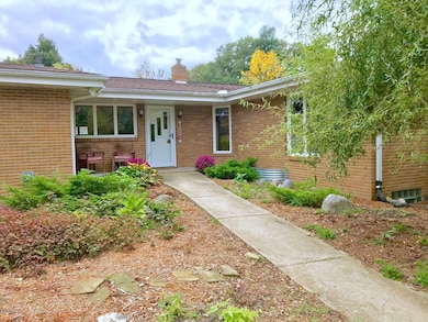 3001 Westchester Rd, Lansing, MI 48911 - photo 3